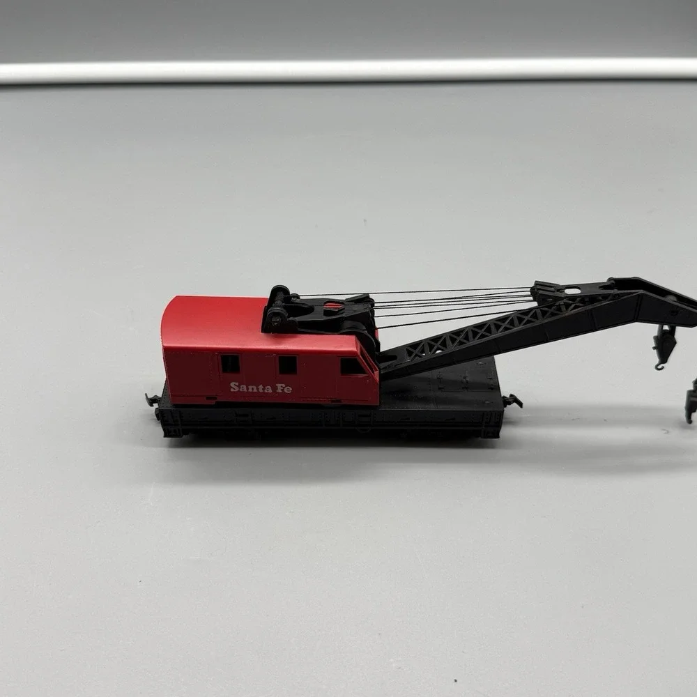 Vintage Tyco HO Scale Santa Fe Operating Crane Car Train Red